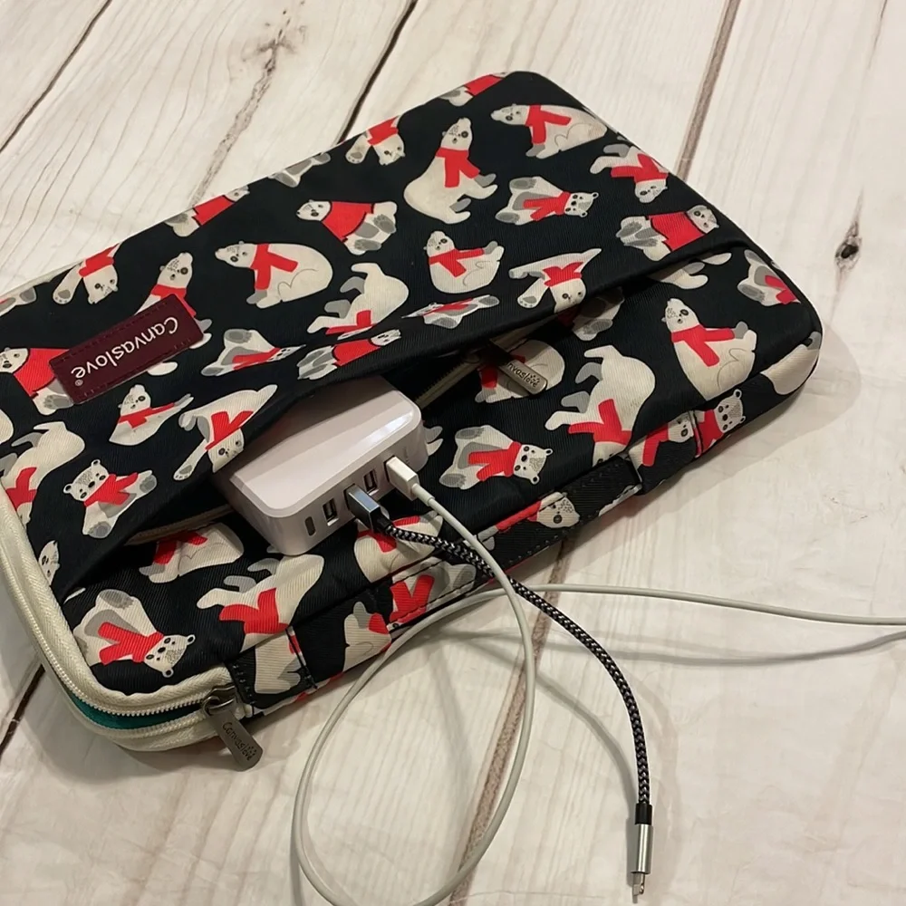 Canvaslove Laptop Bag Polarbear Print NWOT ⏰